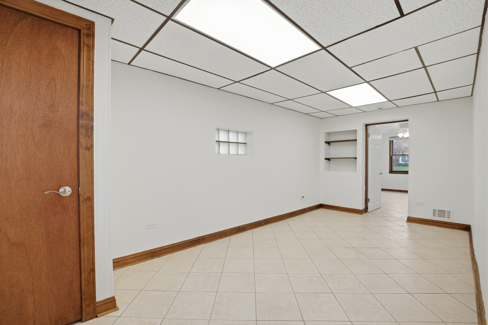 4438 Wesley Terrace, Schiller Park, IL 60176