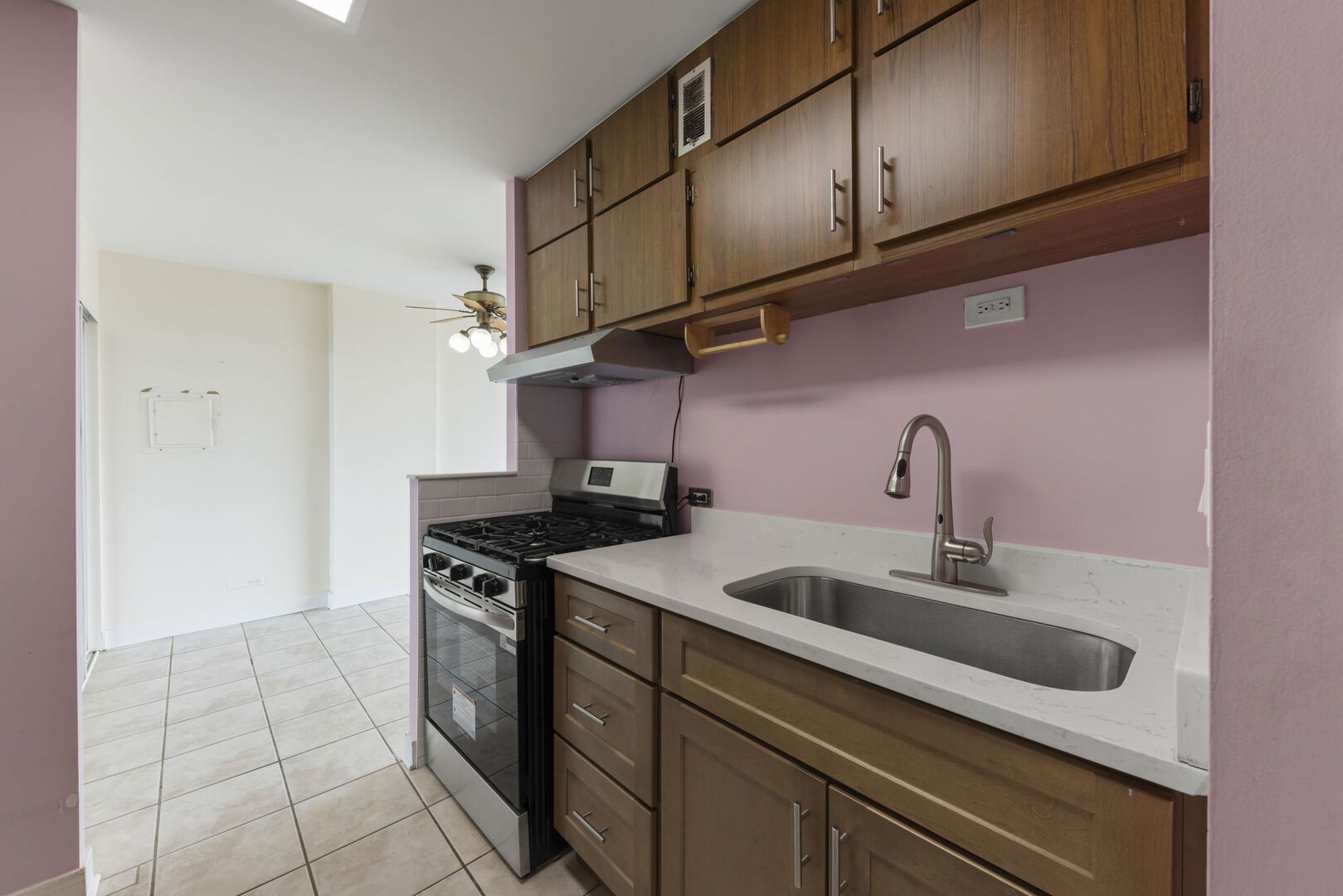 33 N Main Street #4J, Lombard, IL 60148