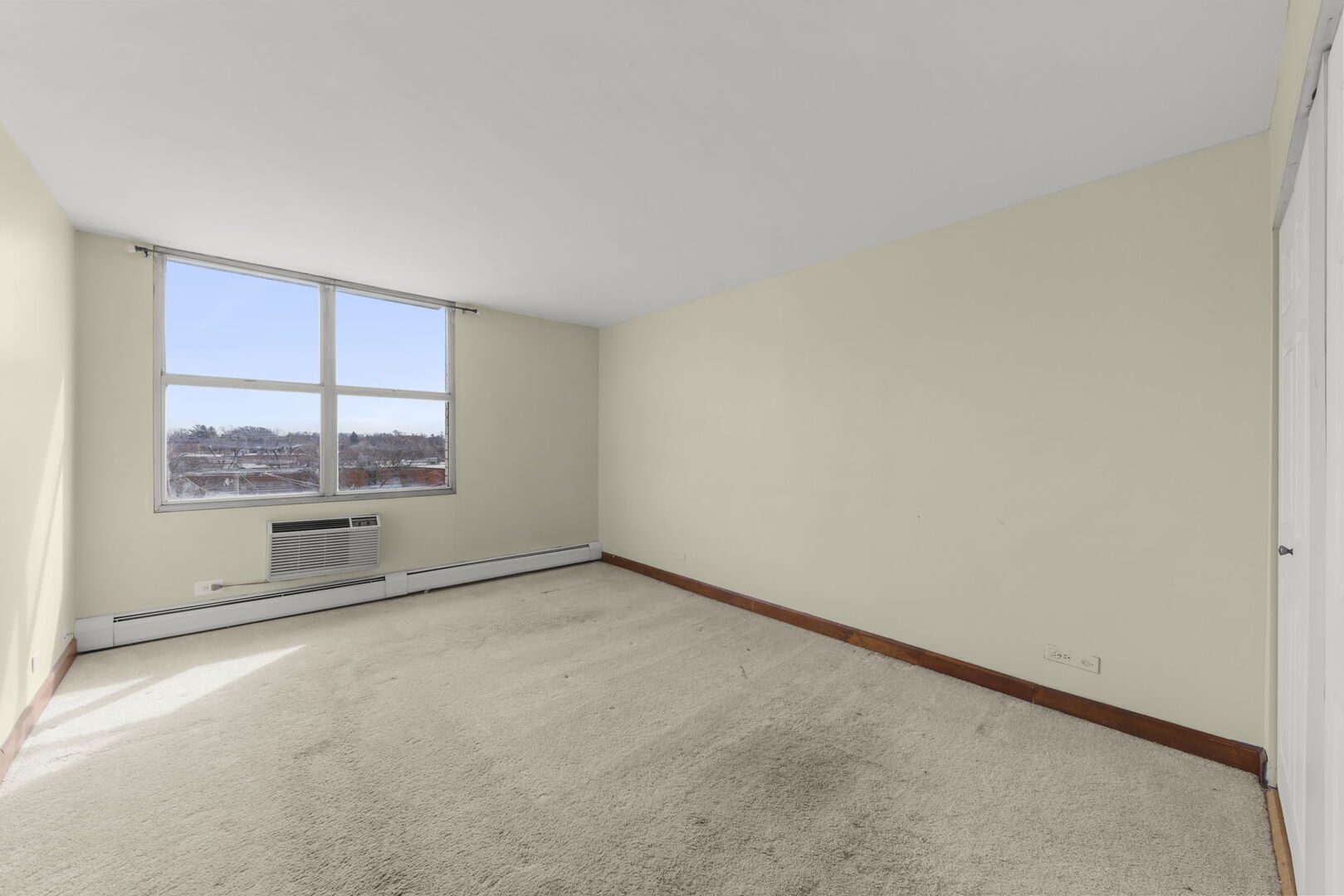 33 N Main Street #4J, Lombard, IL 60148