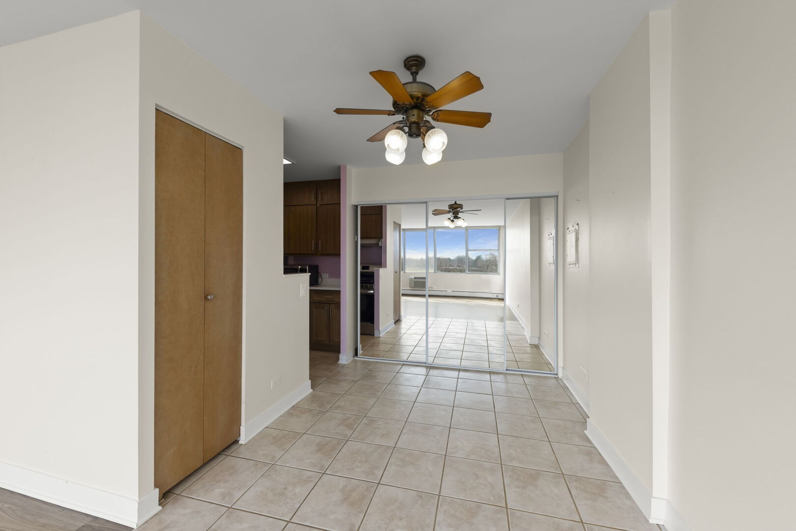 33 N Main Street #4J, Lombard, IL 60148