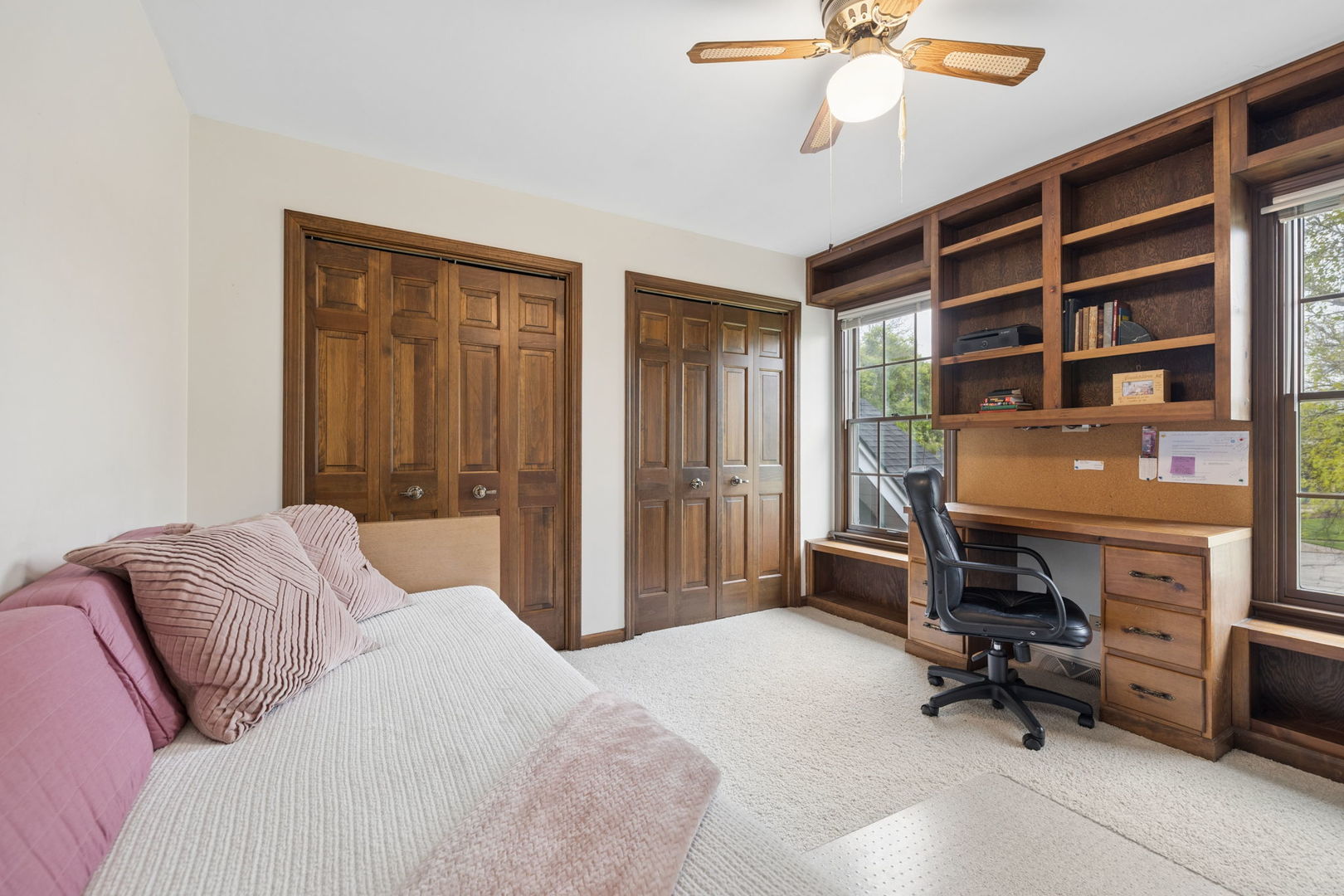 946 Montgomery Court, Naperville, IL 60540