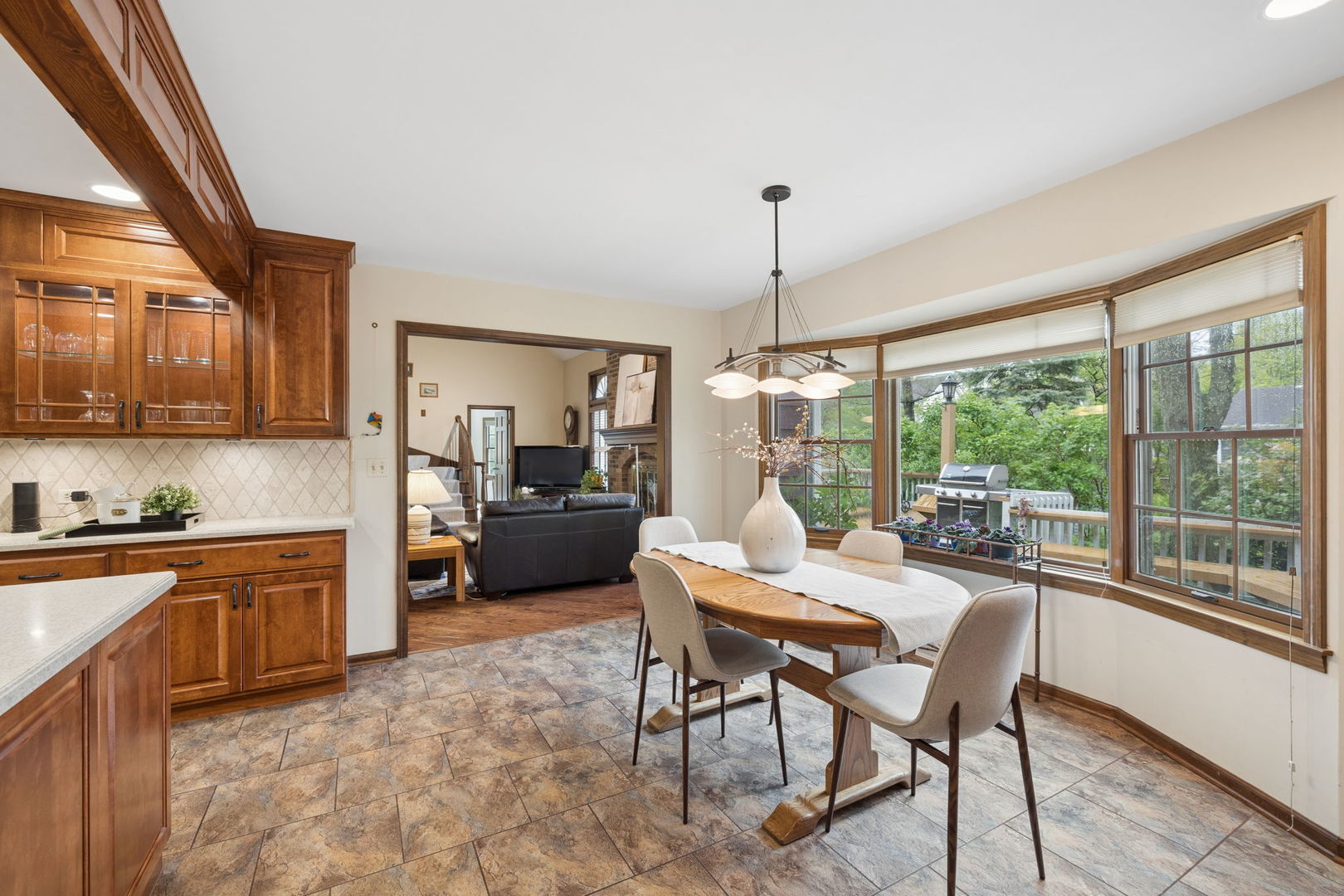 946 Montgomery Court, Naperville, IL 60540