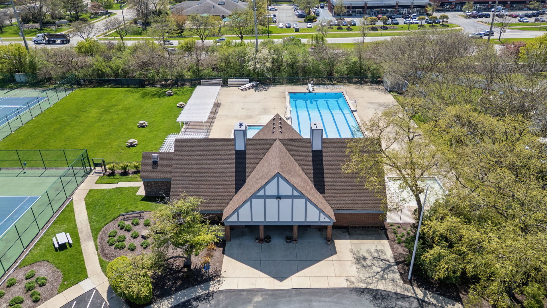 946 Montgomery Court, Naperville, IL 60540