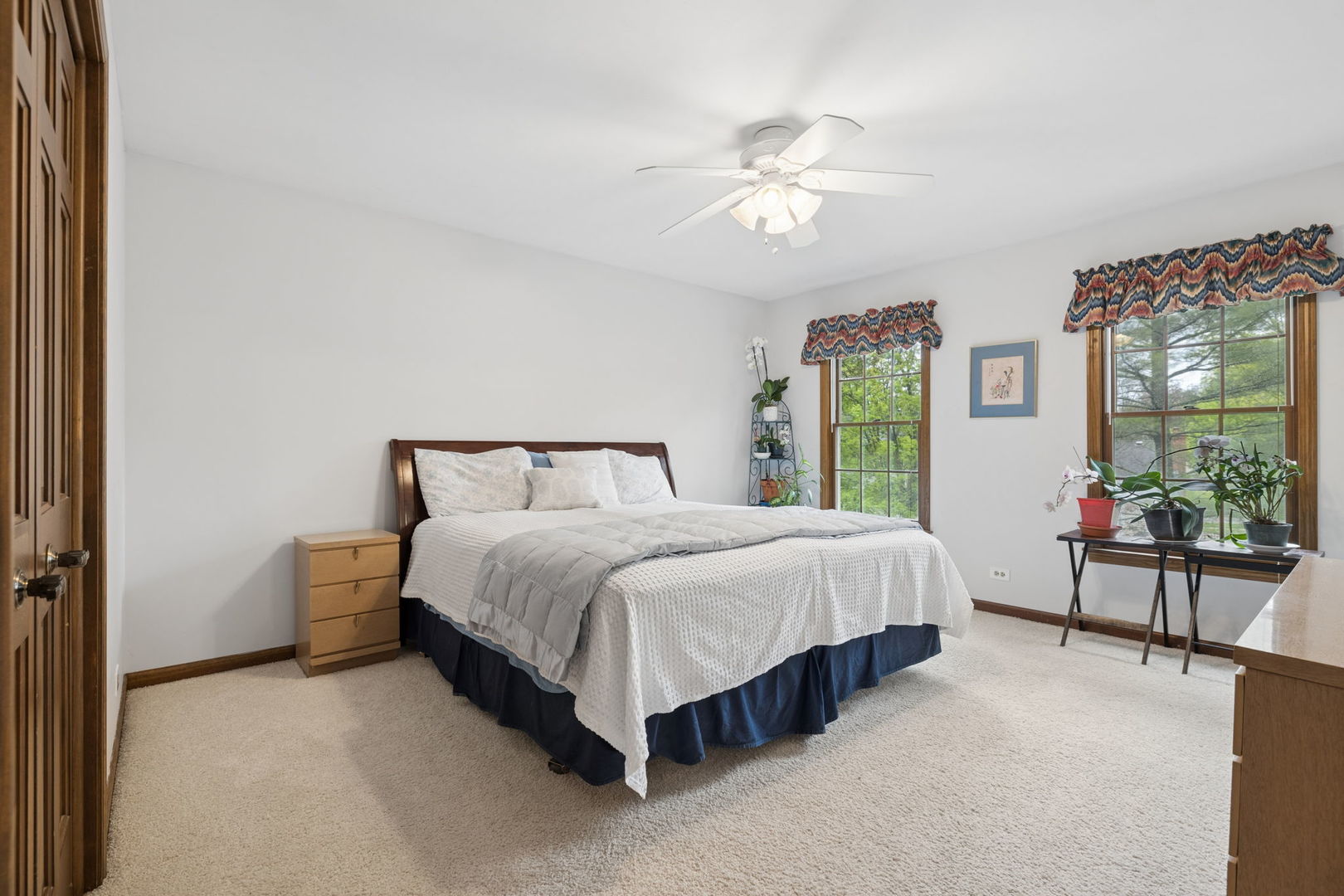 946 Montgomery Court, Naperville, IL 60540