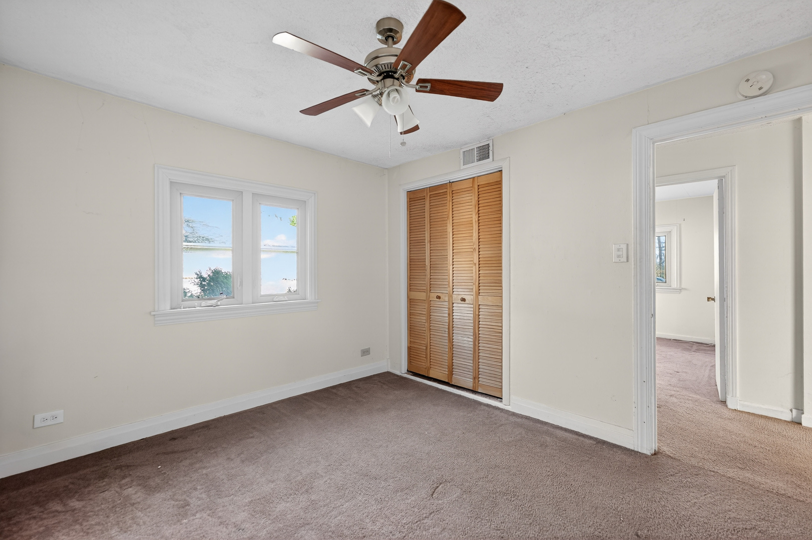 144 School Street, Wood Dale, IL 60191