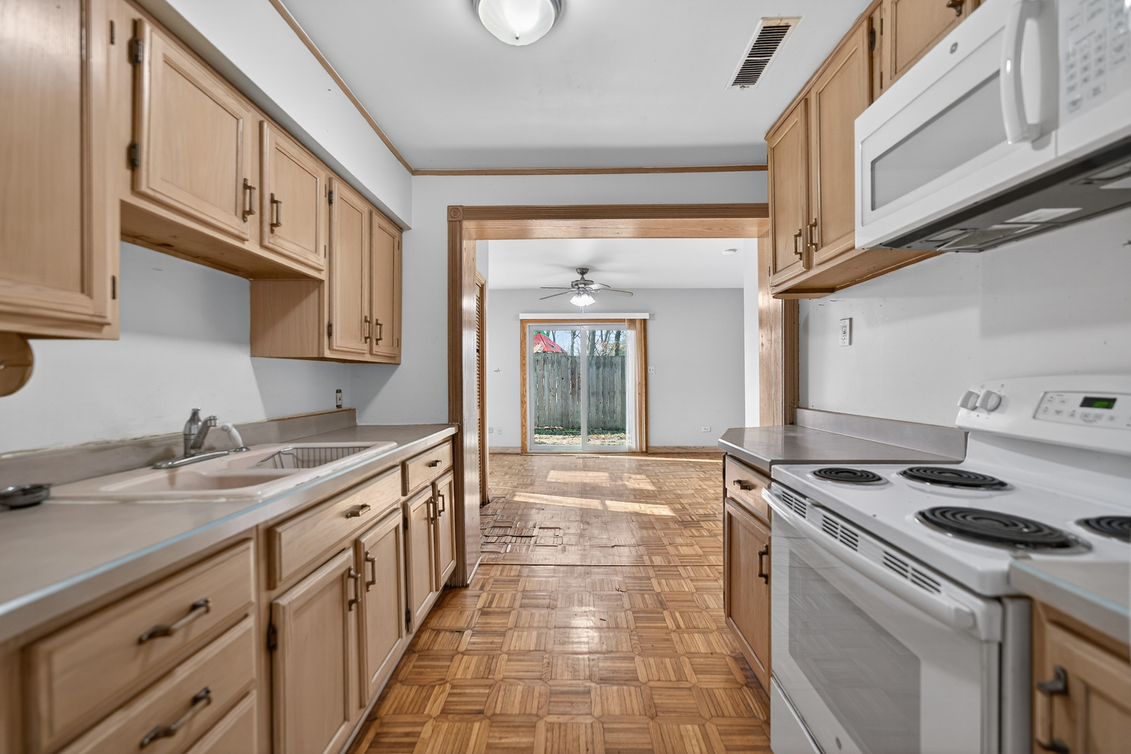 144 School Street, Wood Dale, IL 60191