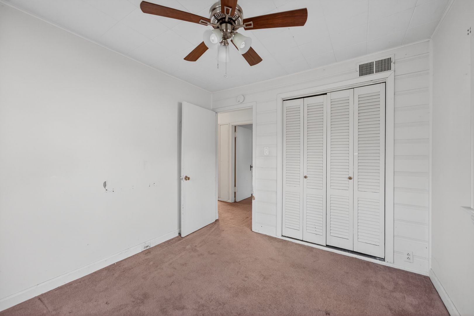 144 School Street, Wood Dale, IL 60191