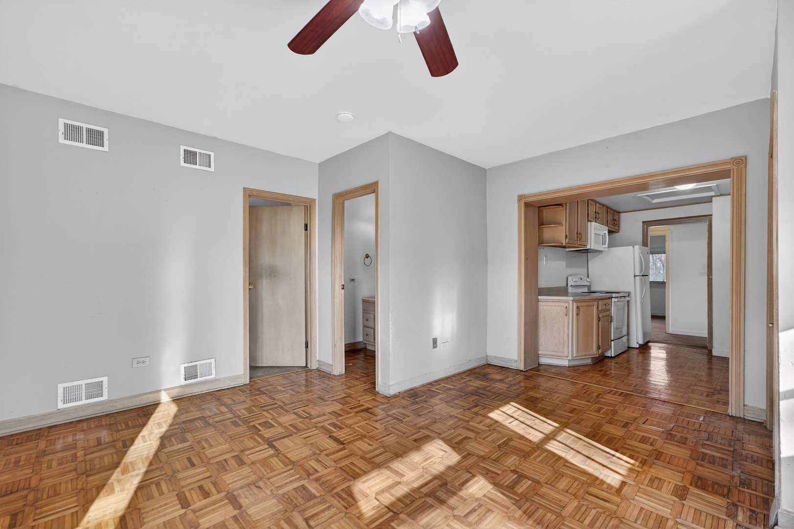 144 School Street, Wood Dale, IL 60191