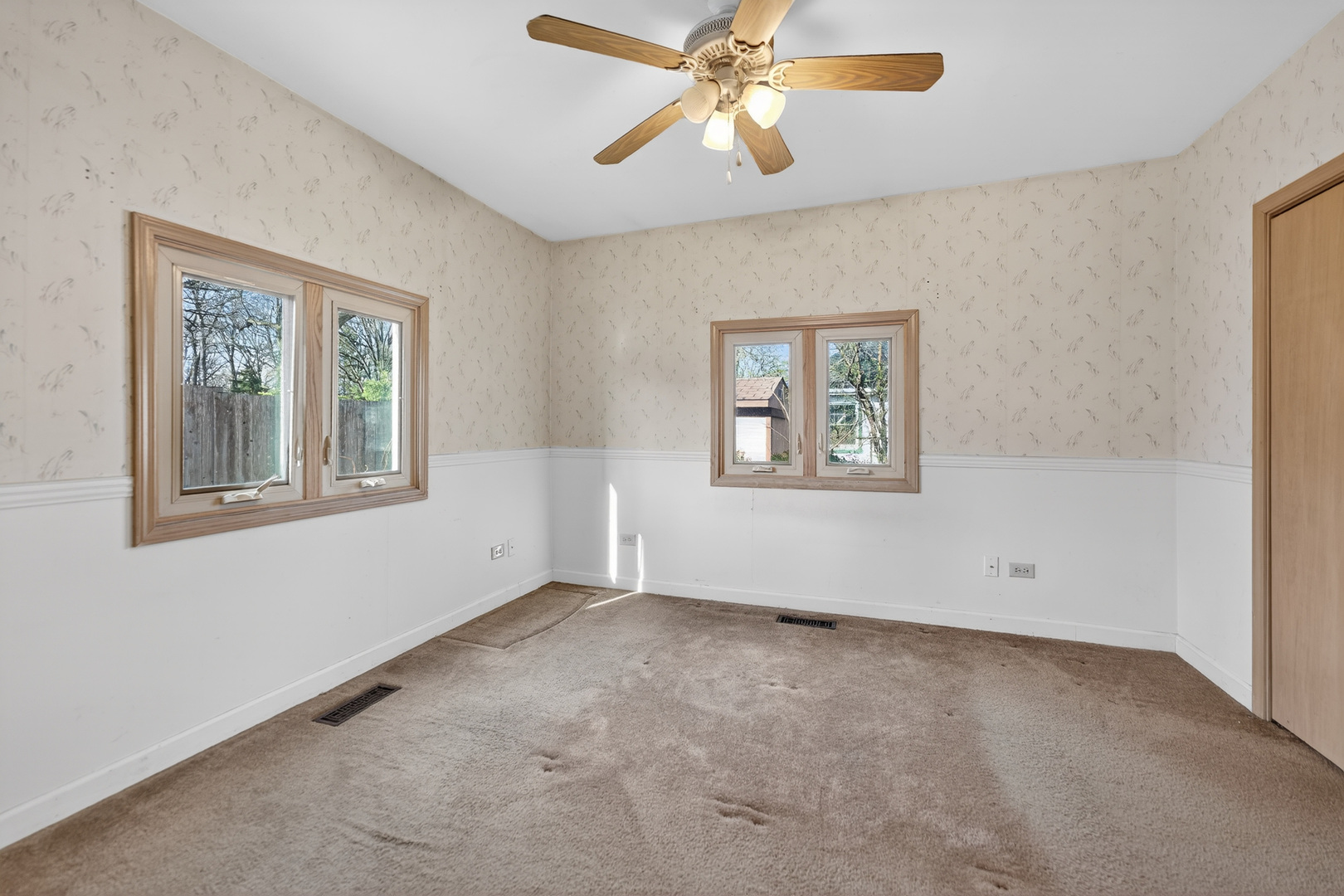 144 School Street, Wood Dale, IL 60191