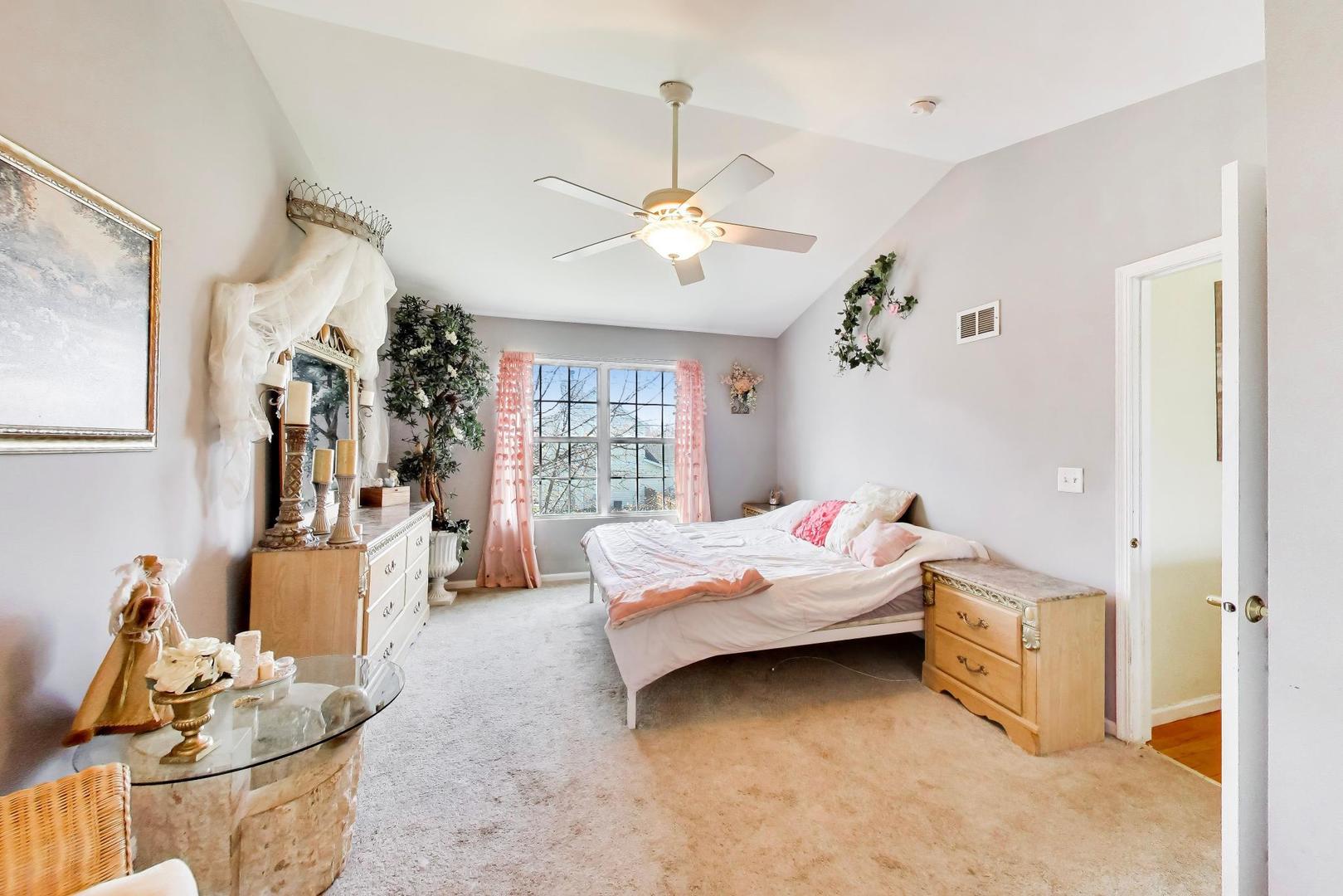 447 Talismon Court, Crystal Lake, IL 60012