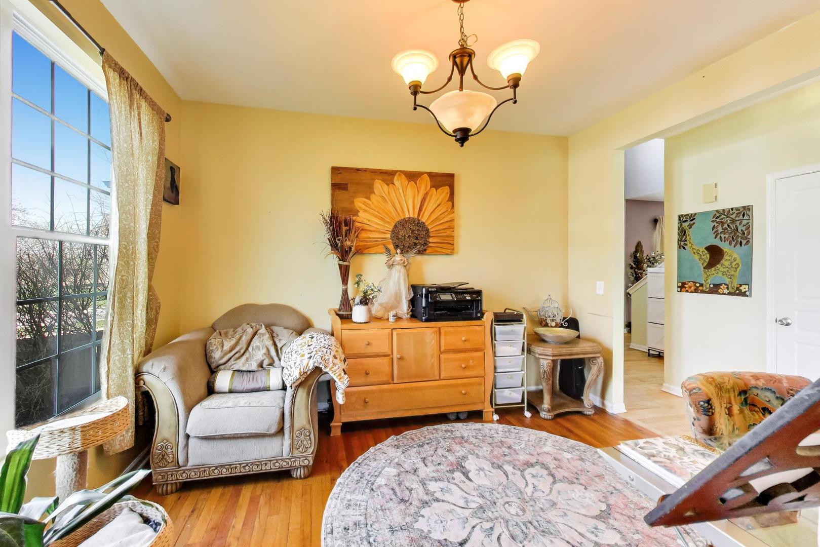 447 Talismon Court, Crystal Lake, IL 60012