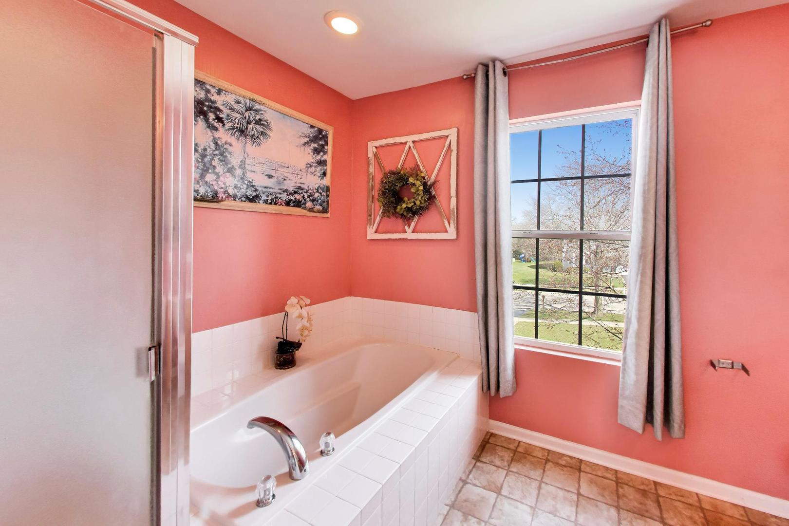 447 Talismon Court, Crystal Lake, IL 60012