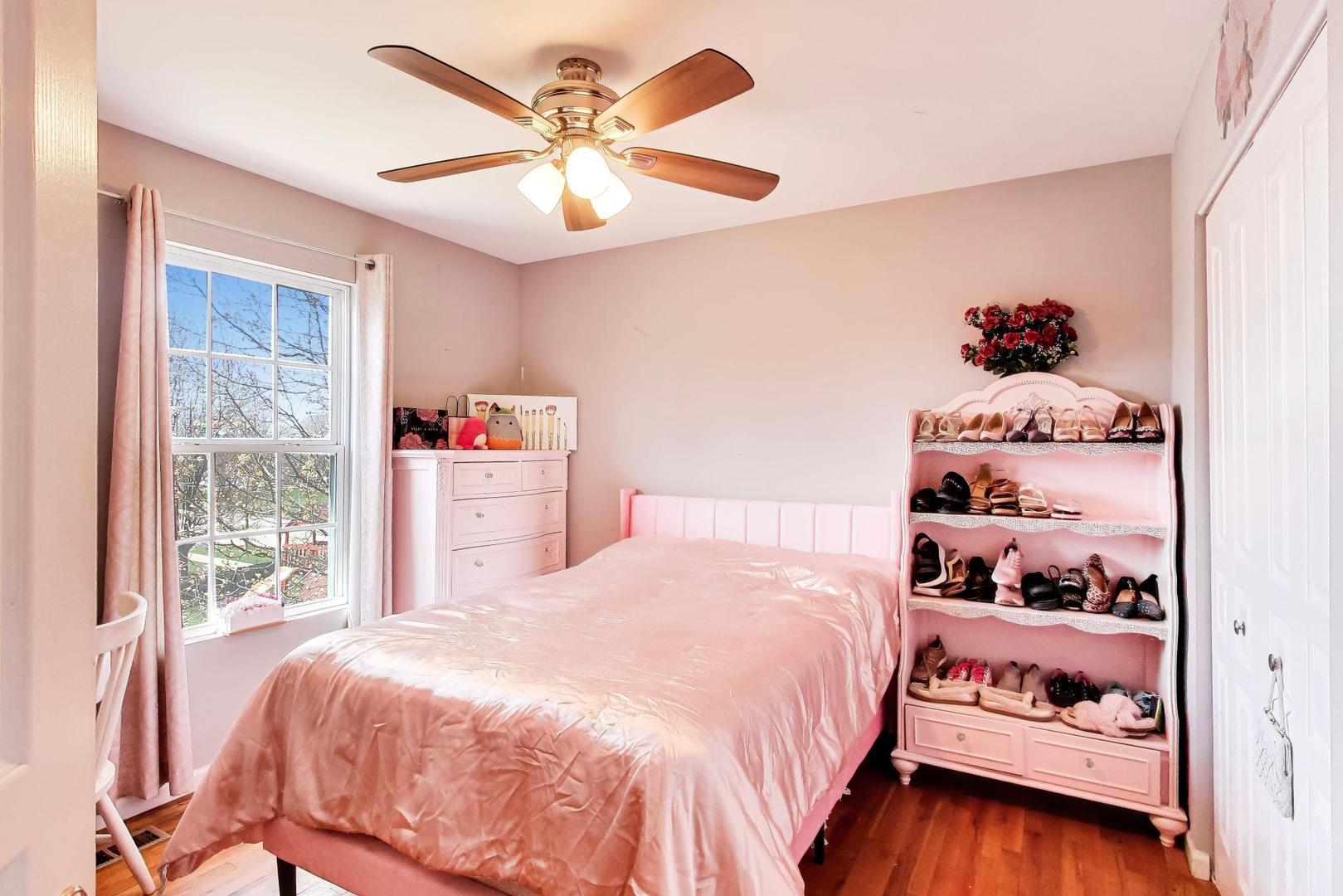 447 Talismon Court, Crystal Lake, IL 60012