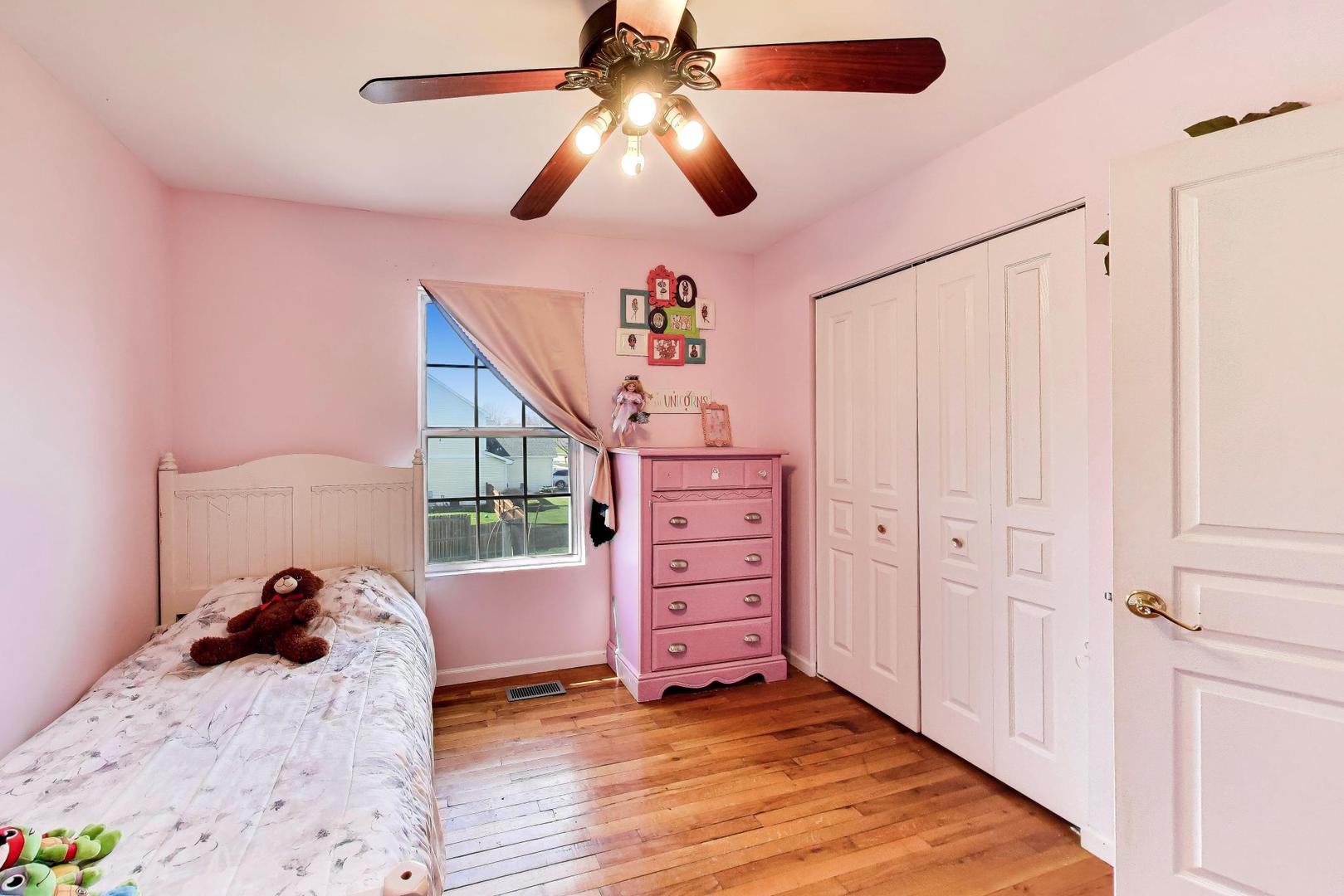 447 Talismon Court, Crystal Lake, IL 60012