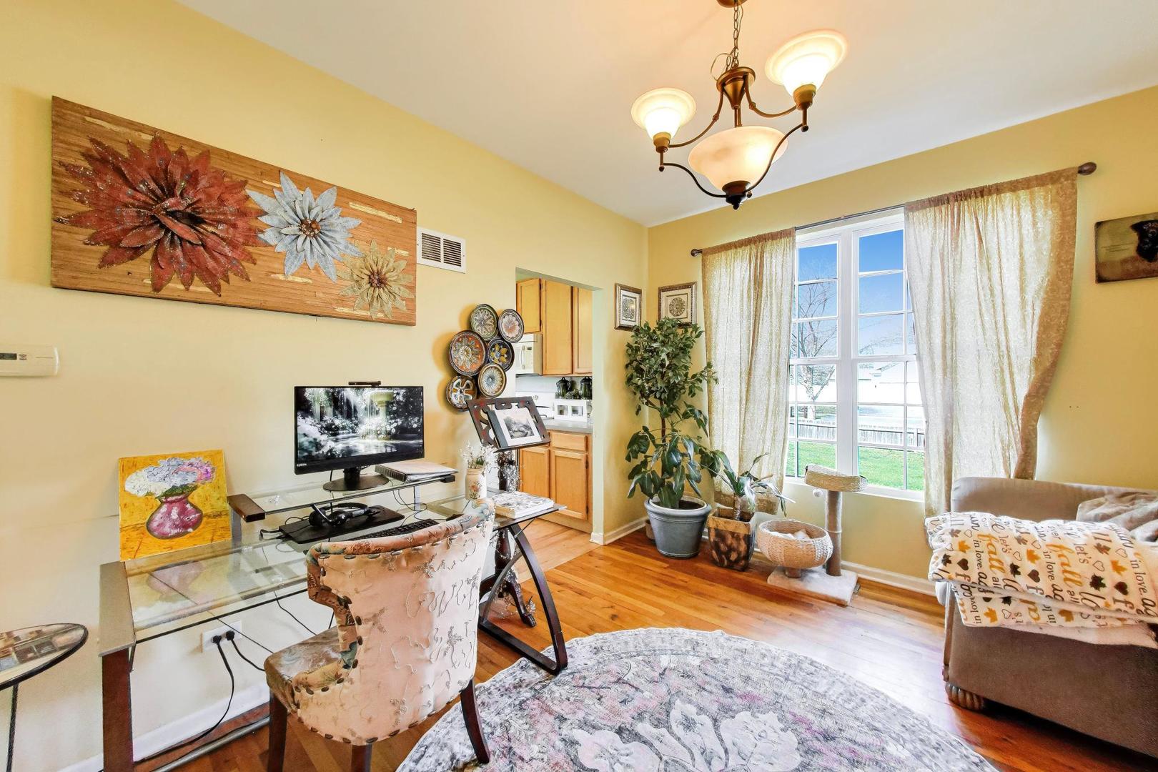 447 Talismon Court, Crystal Lake, IL 60012