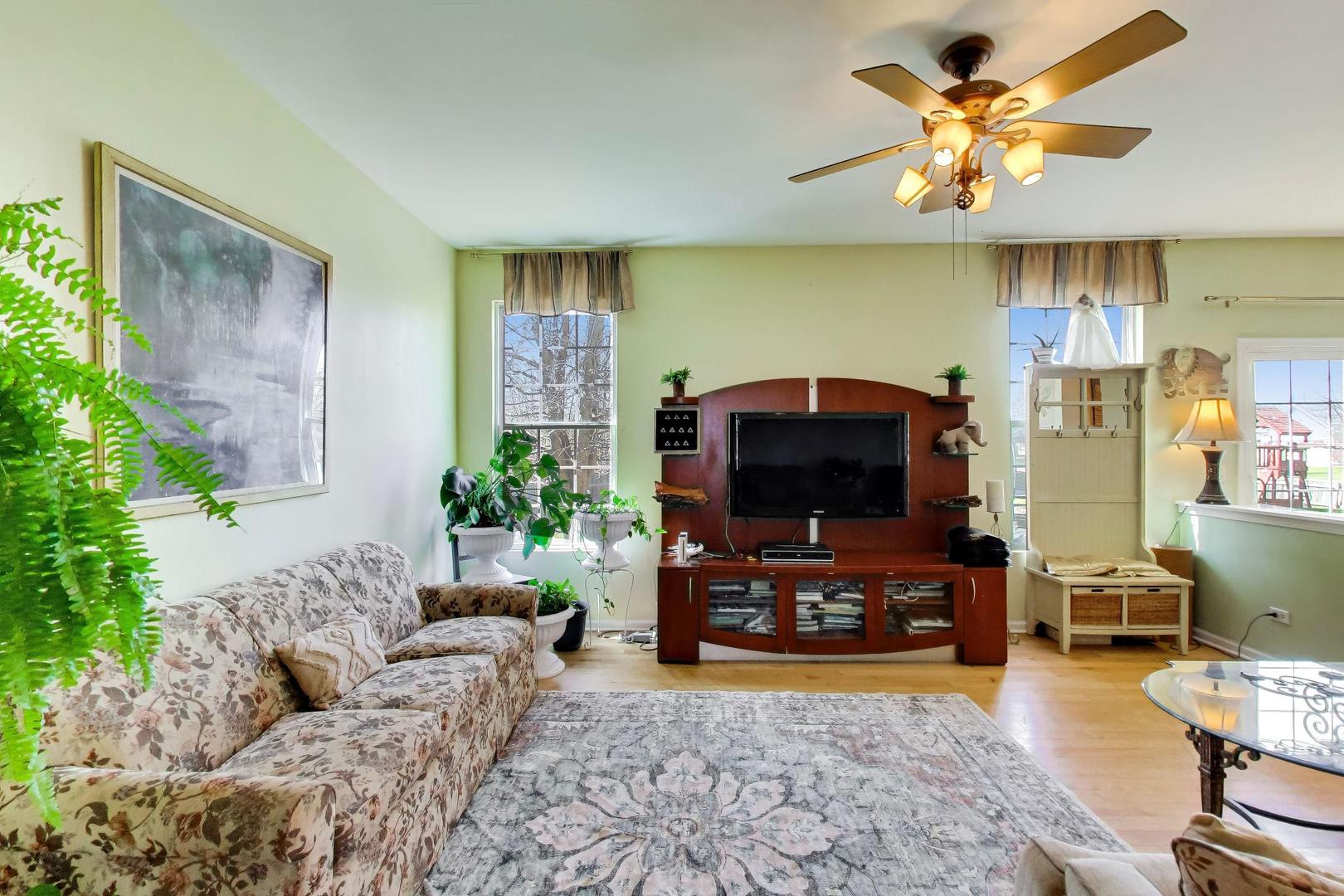 447 Talismon Court, Crystal Lake, IL 60012