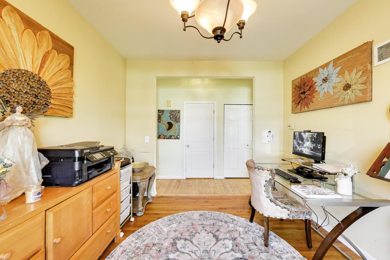 447 Talismon Court, Crystal Lake, IL 60012