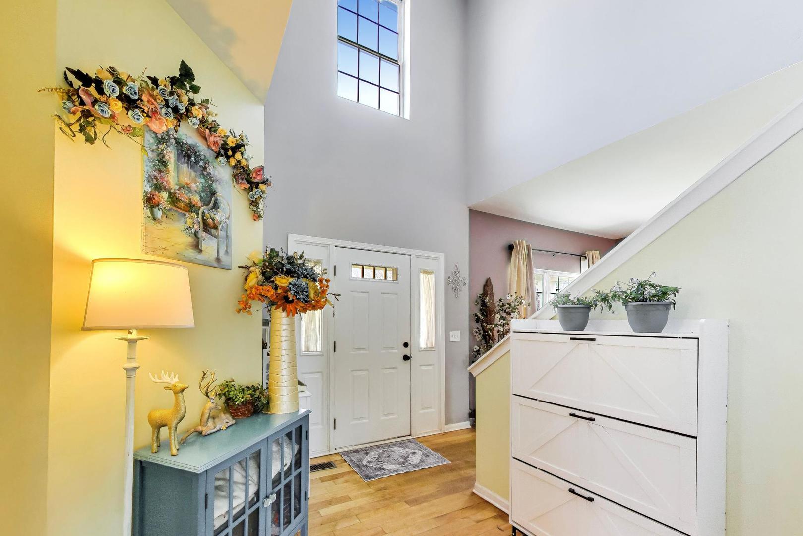 447 Talismon Court, Crystal Lake, IL 60012