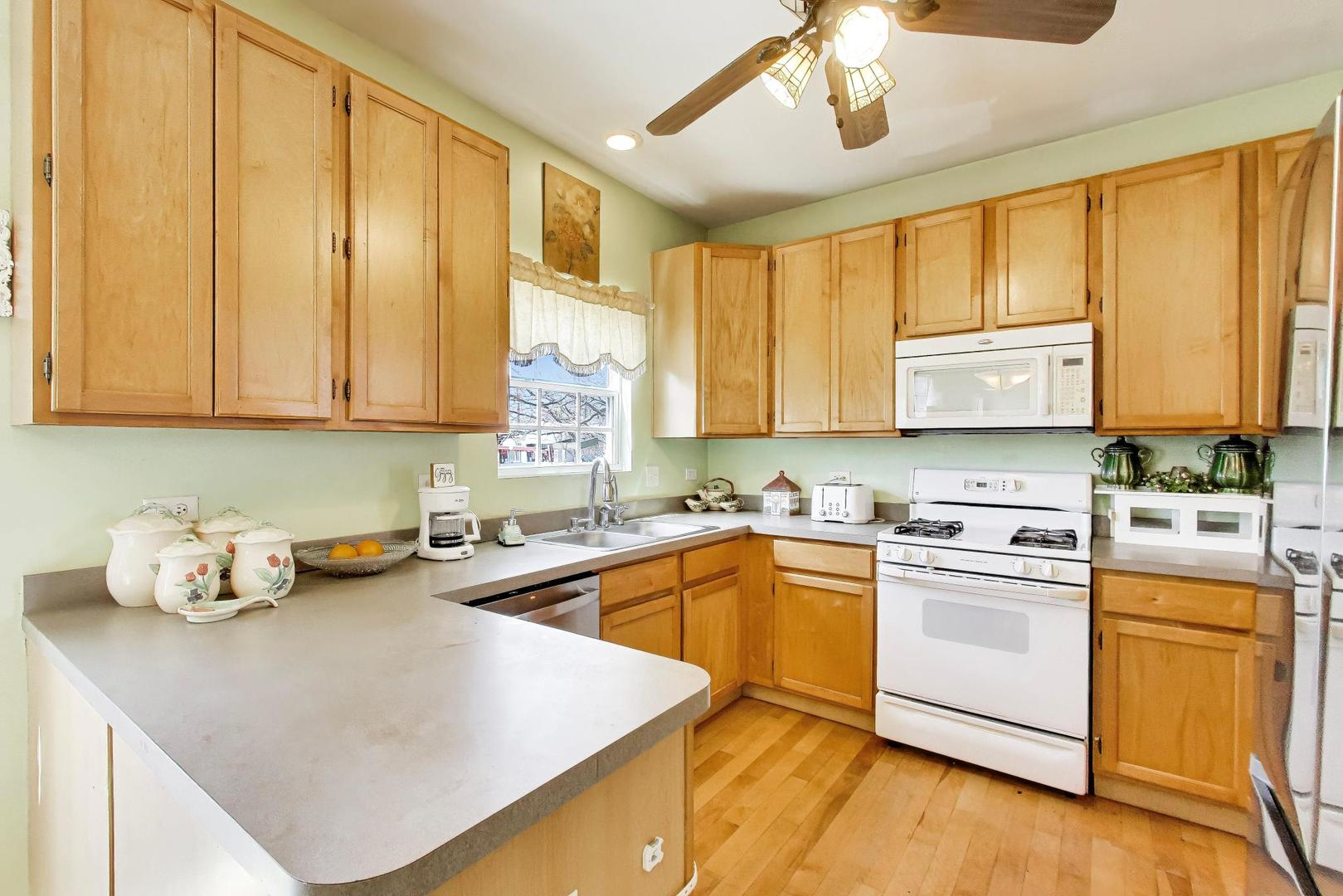 447 Talismon Court, Crystal Lake, IL 60012