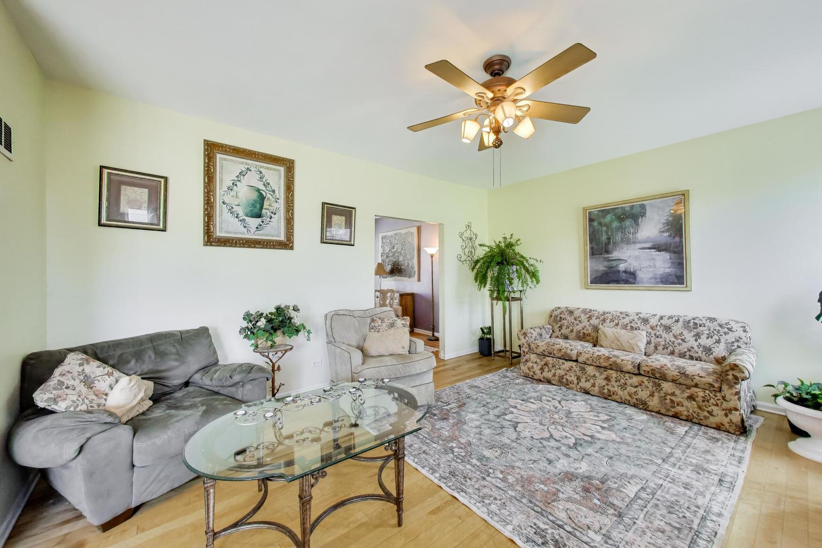 447 Talismon Court, Crystal Lake, IL 60012