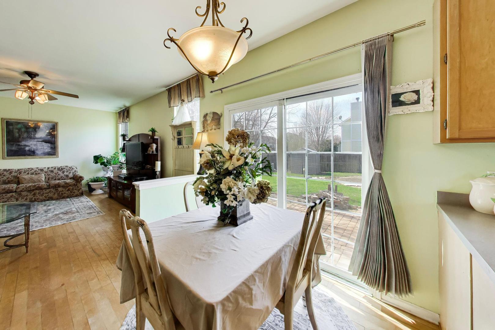 447 Talismon Court, Crystal Lake, IL 60012