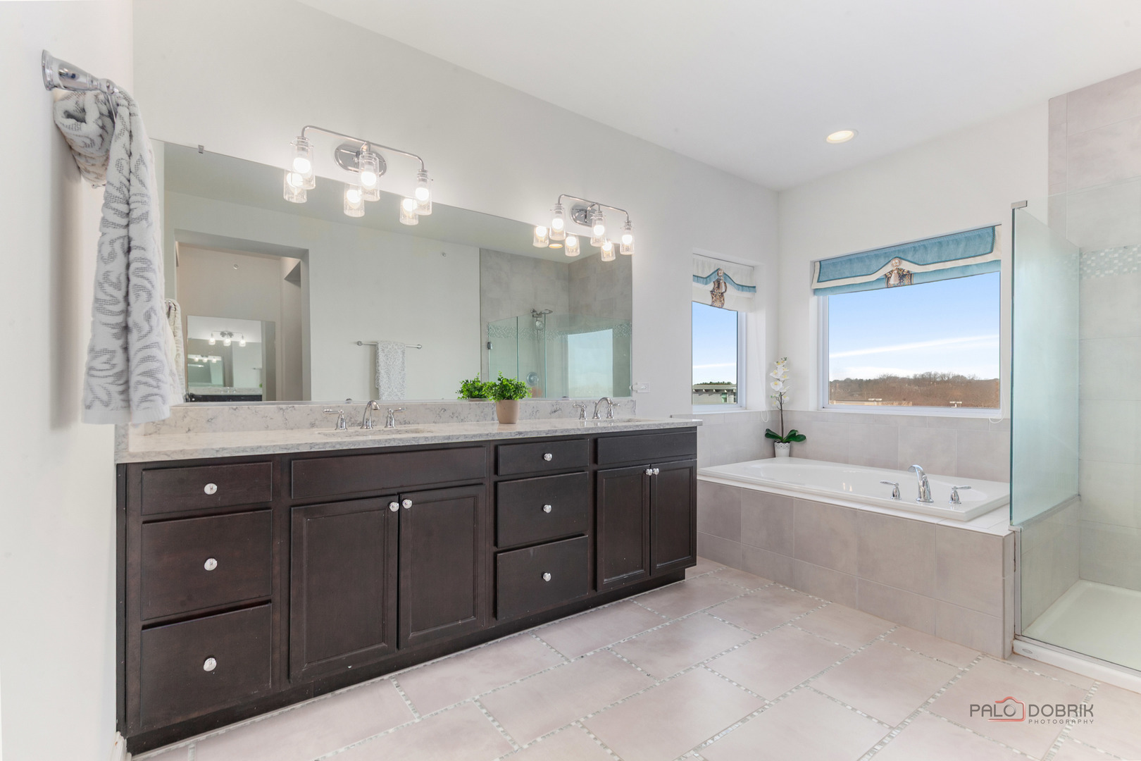 1442 Somerset Place, Barrington, IL 60010