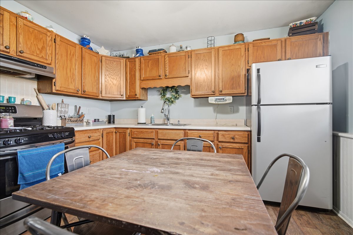 403 Sunset Drive, Leroy, IL 61752