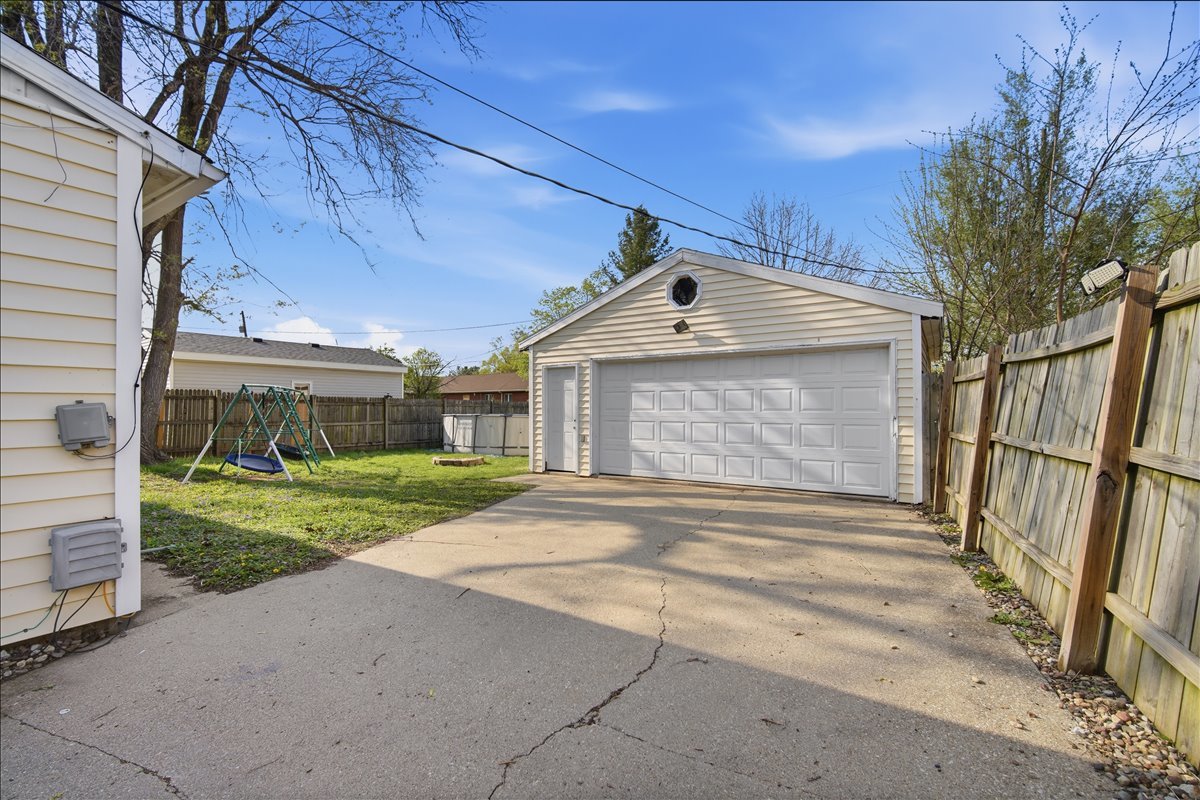 403 Sunset Drive, Leroy, IL 61752