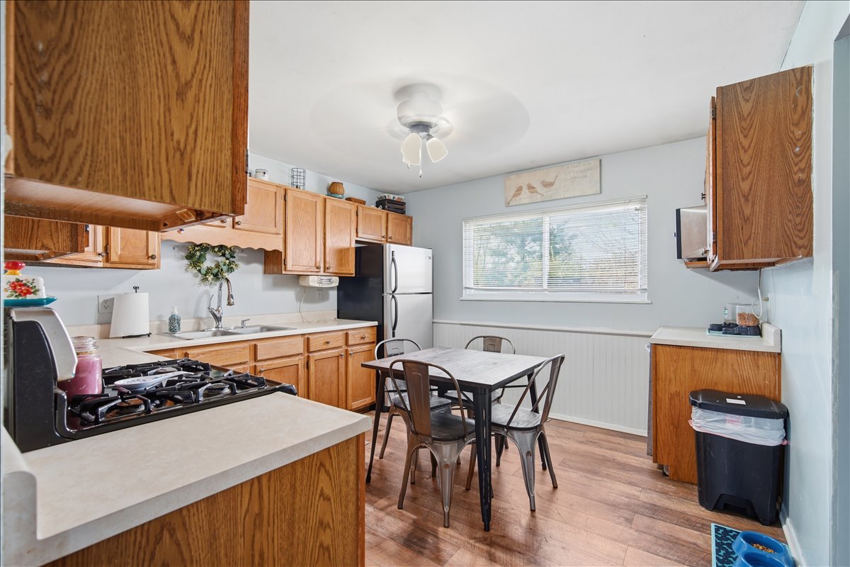 403 Sunset Drive, Leroy, IL 61752