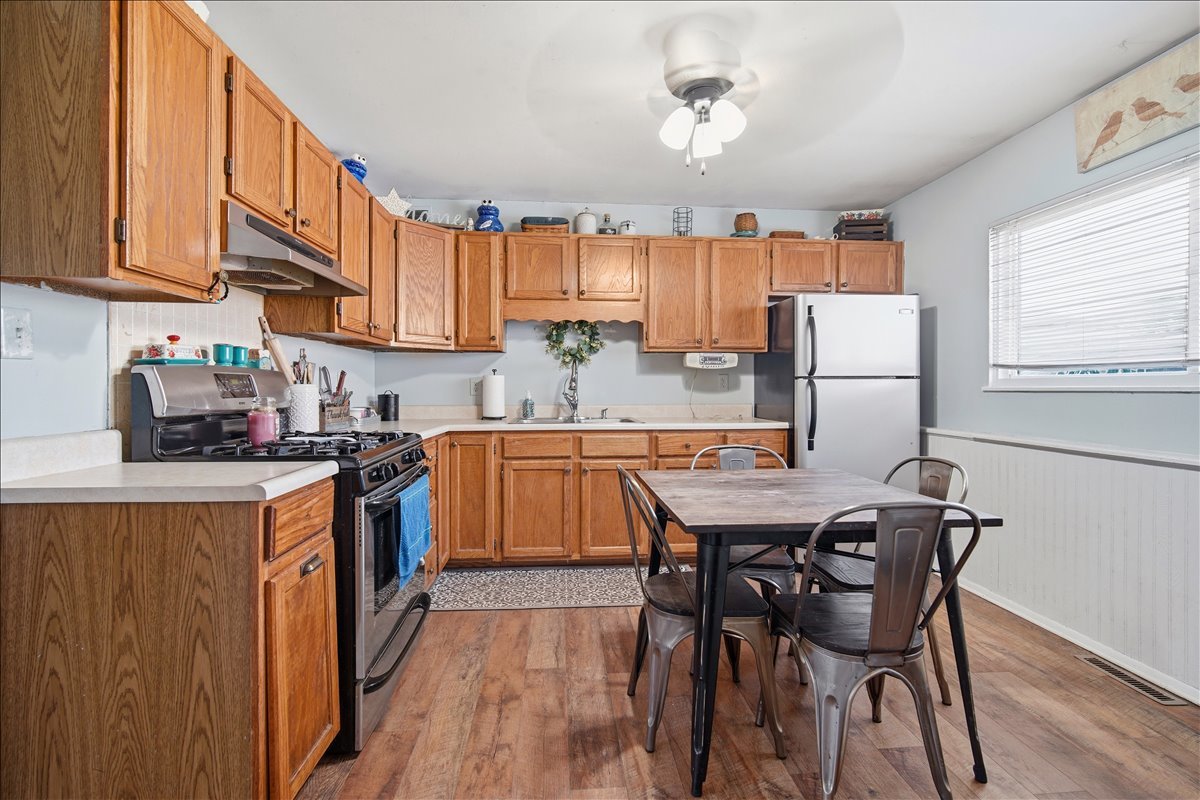 403 Sunset Drive, Leroy, IL 61752