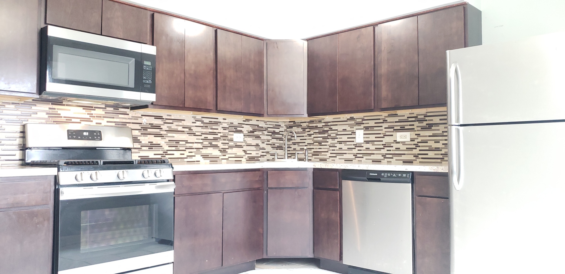 239 Malibu Drive, Bolingbrook, IL 60440