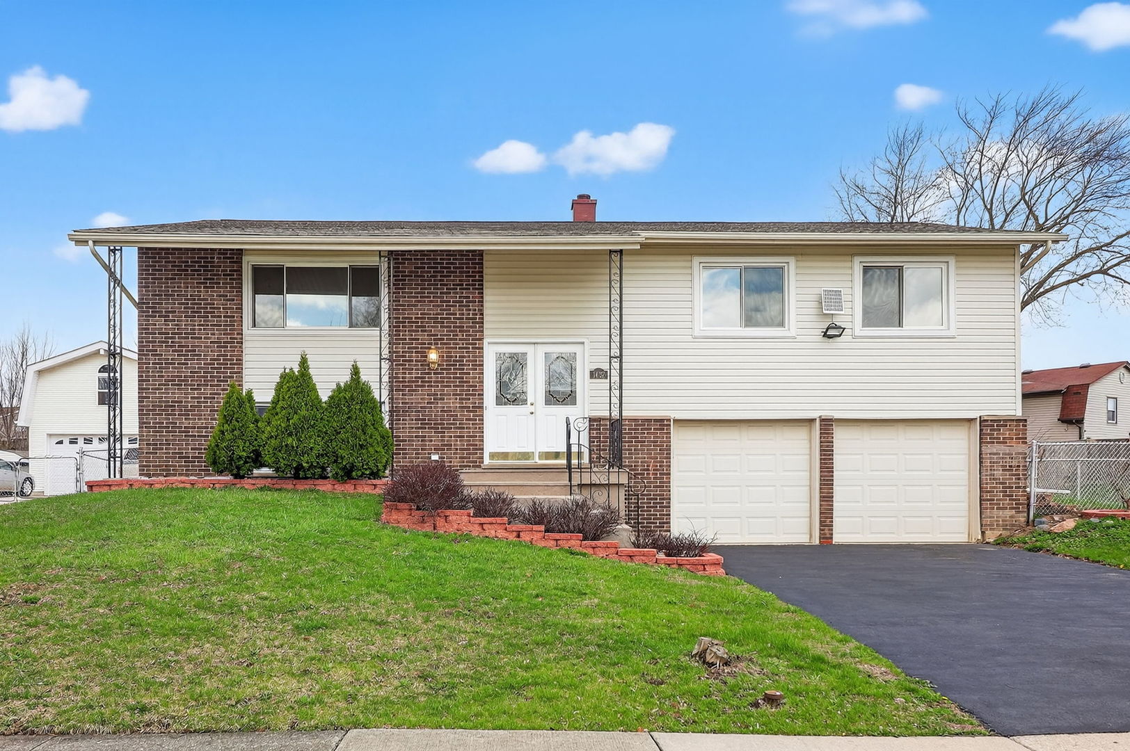 1432 James Way, Elk Grove Village, IL 60007