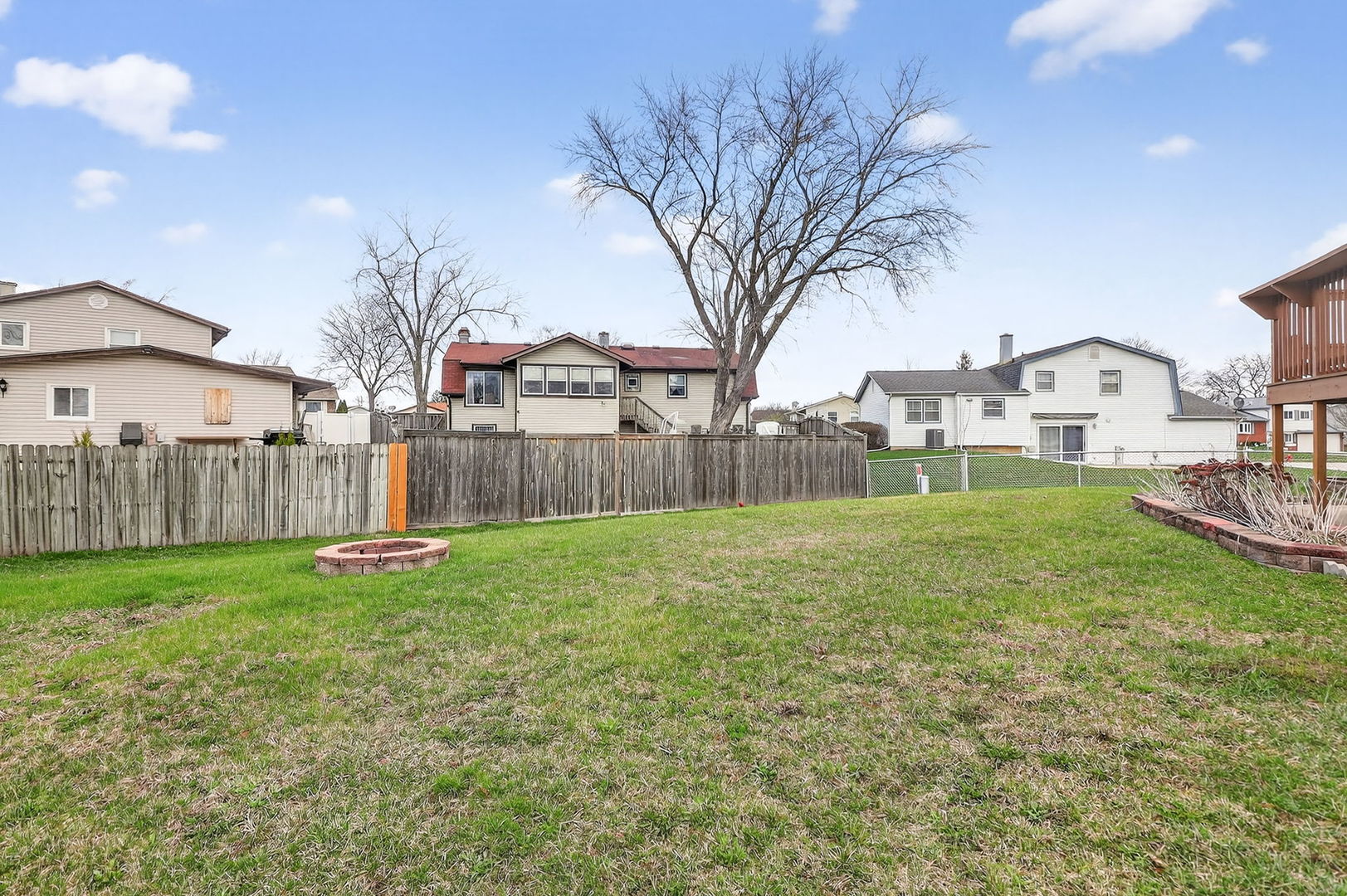 1432 James Way, Elk Grove Village, IL 60007