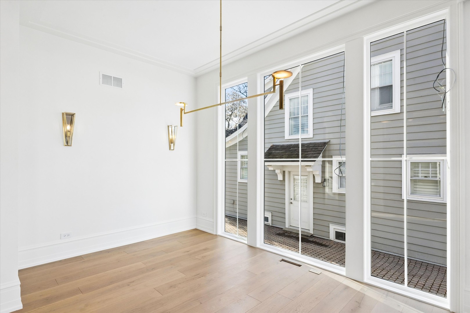 6 S Elm Street, Hinsdale, IL 60521