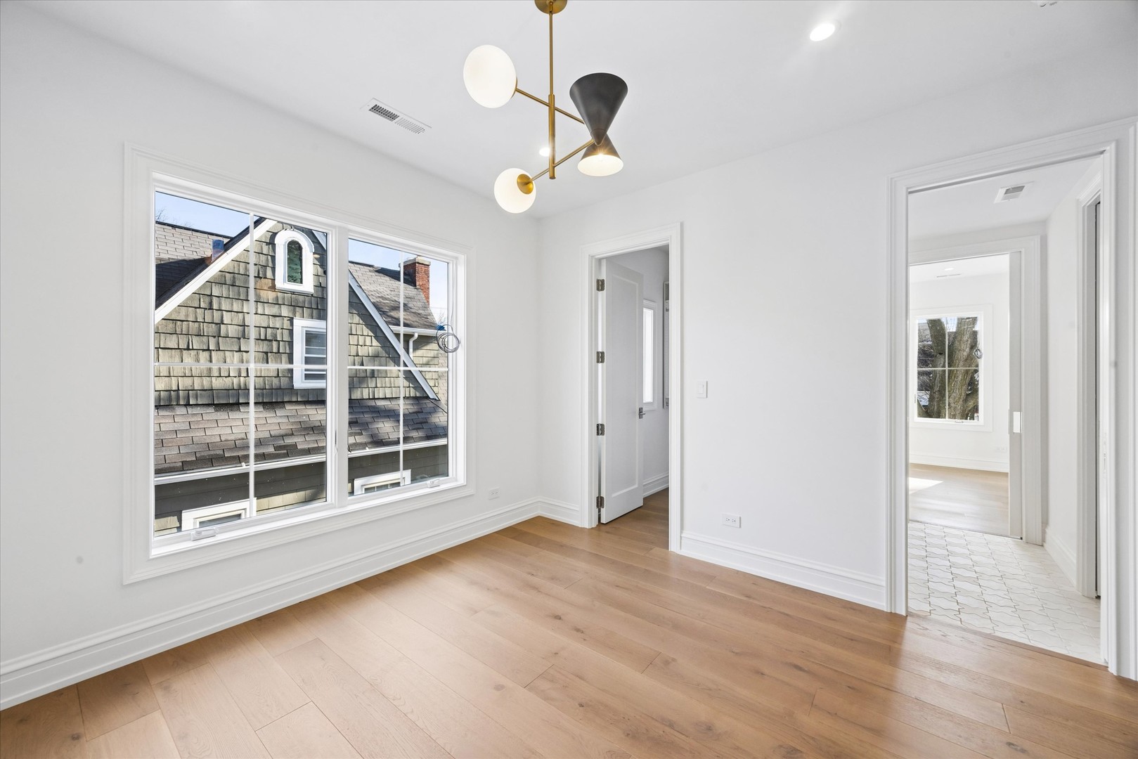 6 S Elm Street, Hinsdale, IL 60521