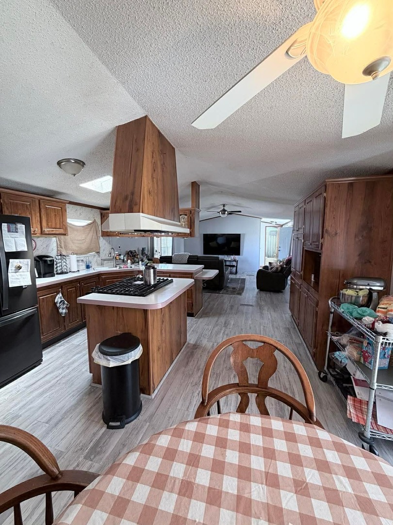 Beecher, IL 60401