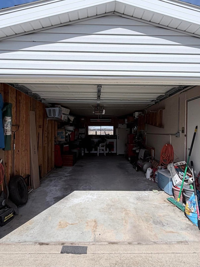 Beecher, IL 60401