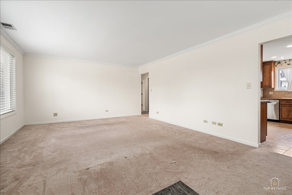 1028 W Villa Drive, Des Plaines, IL 60016