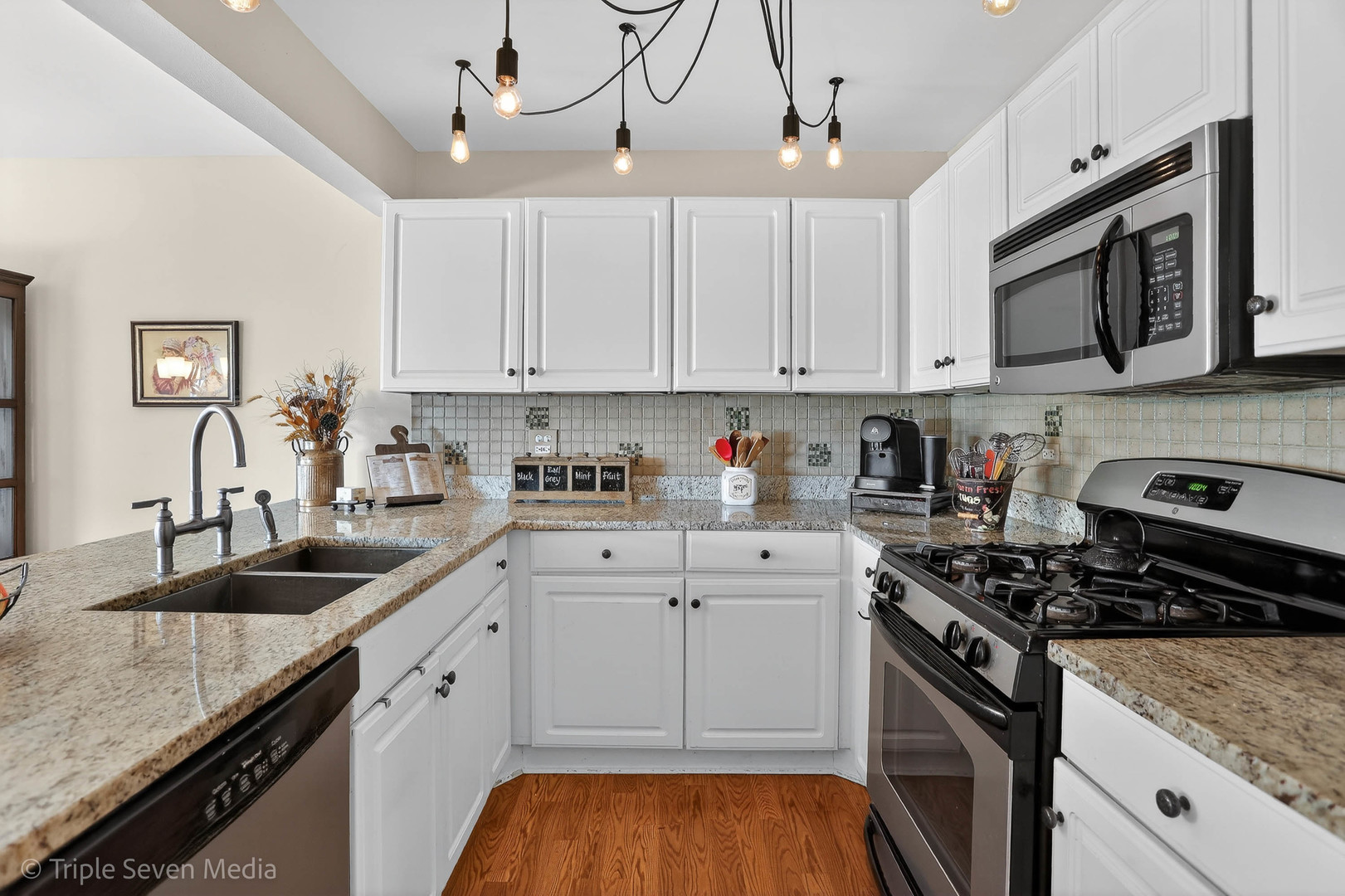 705 Timothy Court, East Dundee, IL 60118