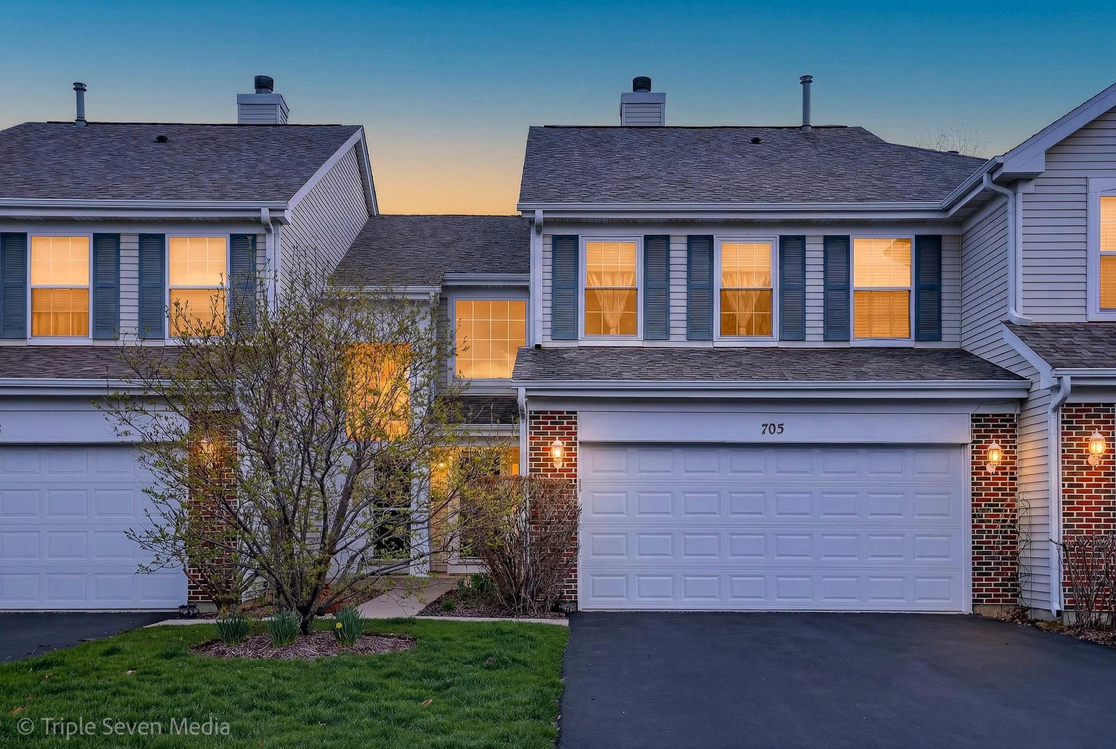 705 Timothy Court, East Dundee, IL 60118