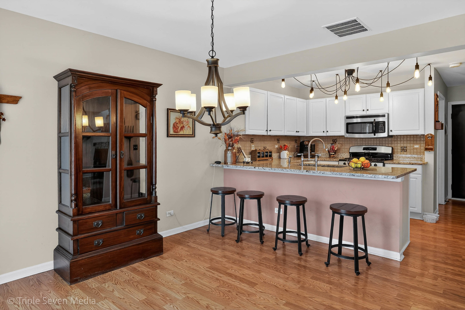 705 Timothy Court, East Dundee, IL 60118