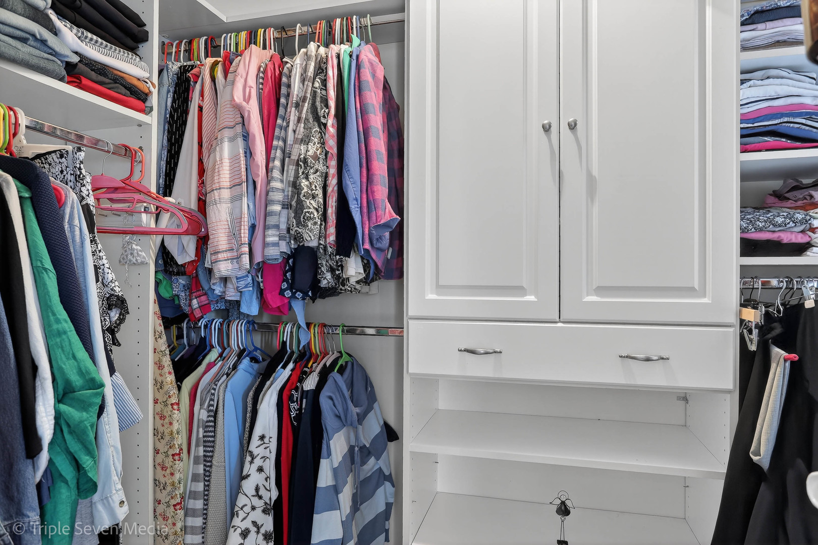 705 Timothy Court, East Dundee, IL 60118