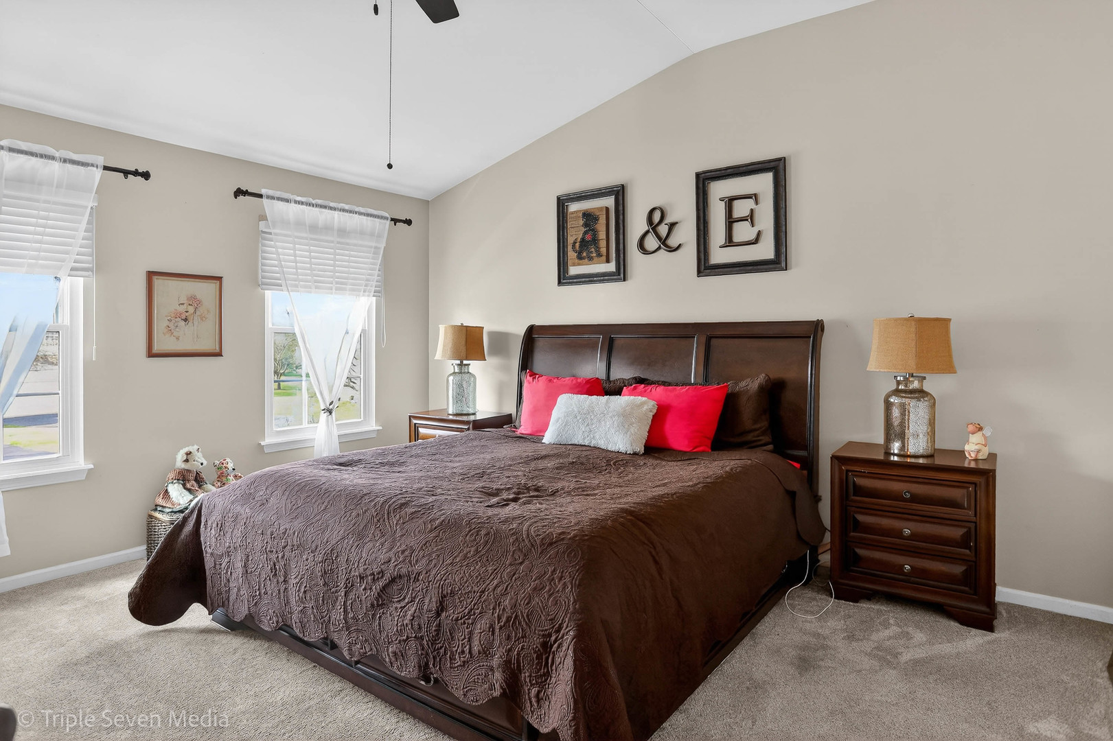 705 Timothy Court, East Dundee, IL 60118