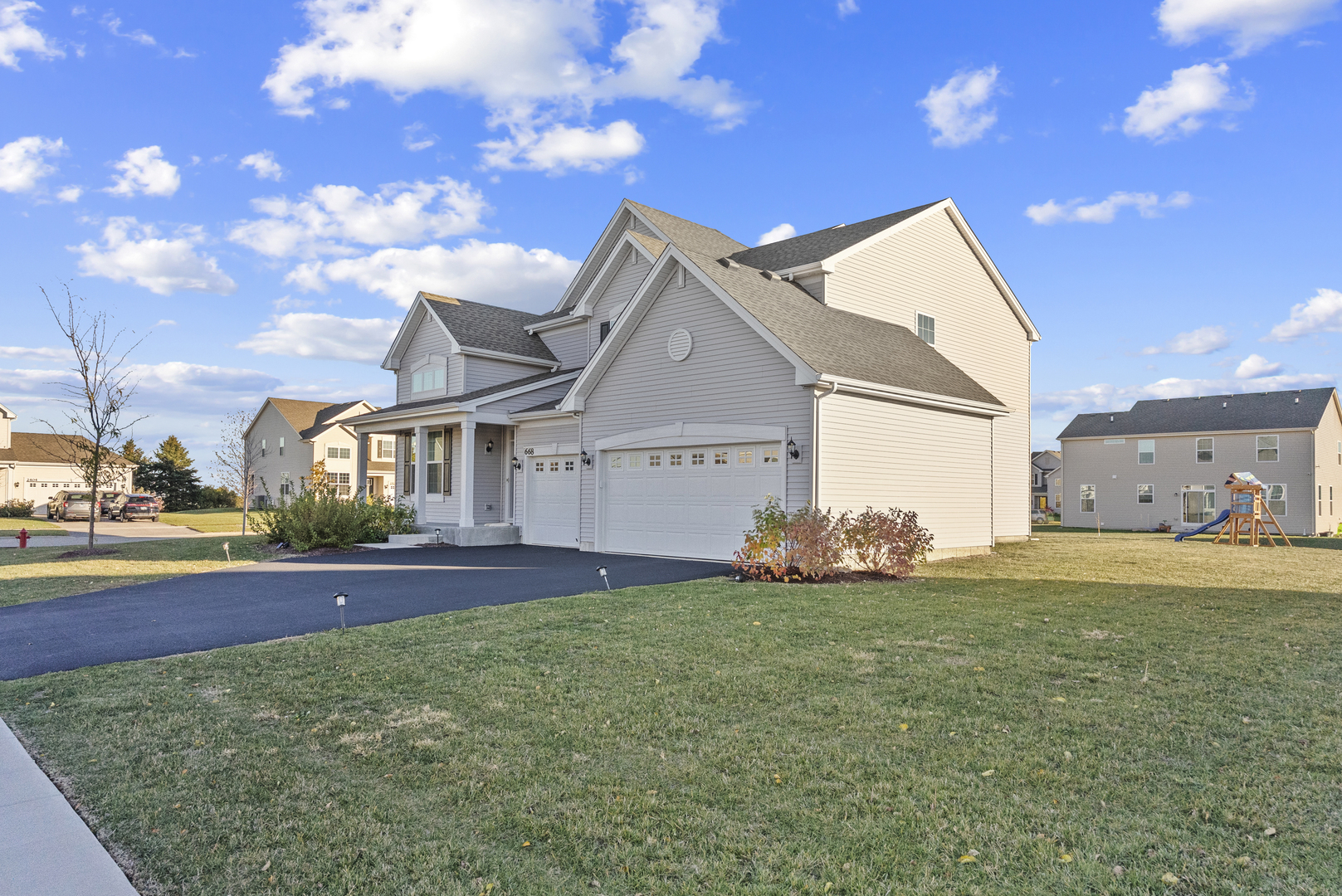 668 Braemore Lane, Yorkville, IL 60560