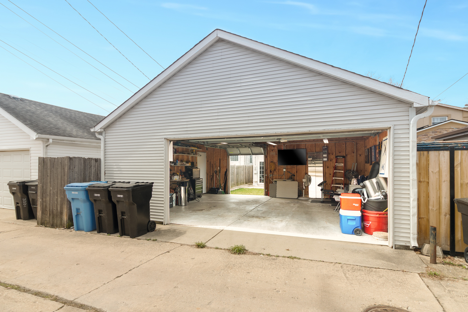 3333 N Orange Avenue, Chicago, IL 60634