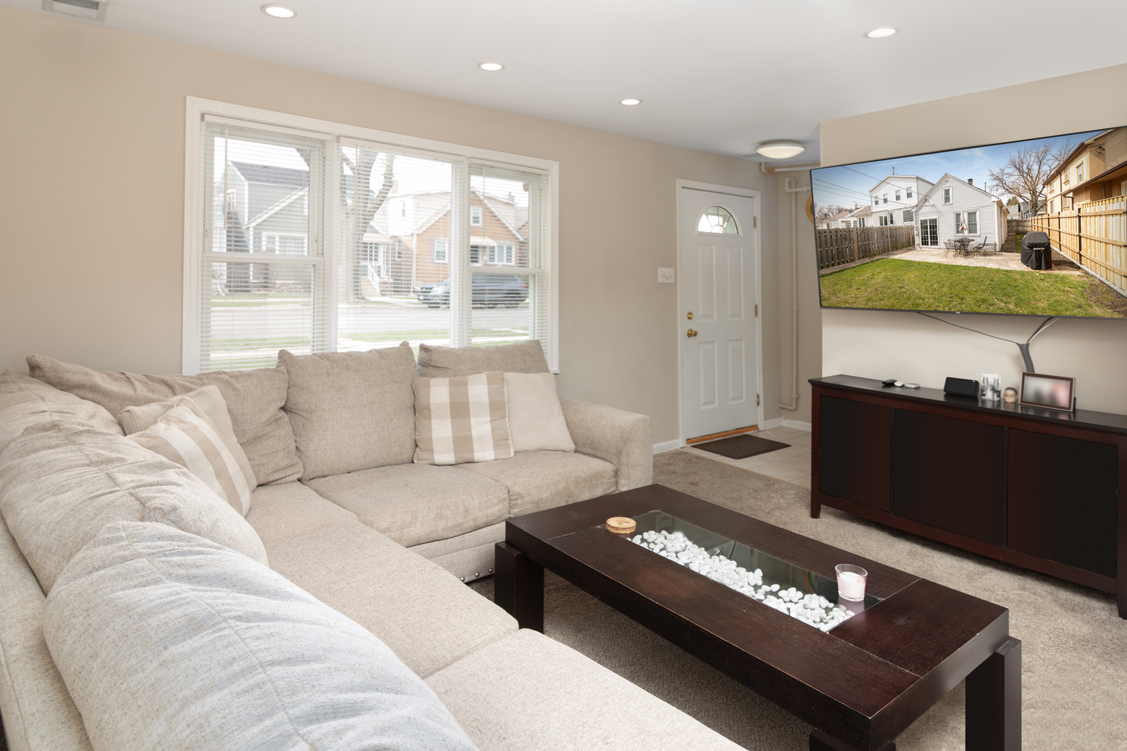 3333 N Orange Avenue, Chicago, IL 60634