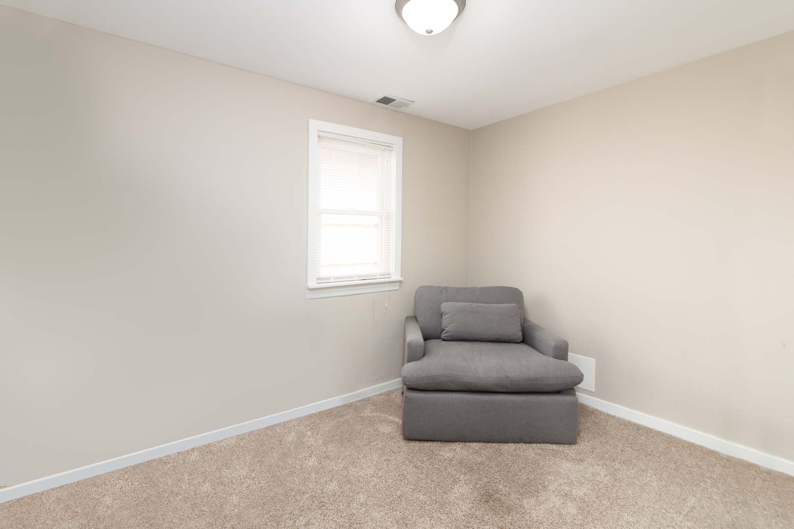 3333 N Orange Avenue, Chicago, IL 60634