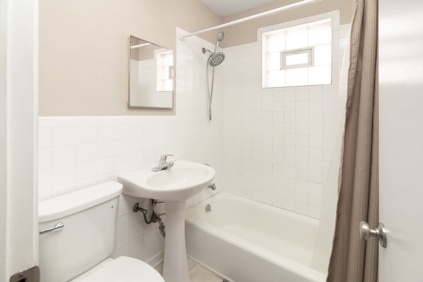 3333 N Orange Avenue, Chicago, IL 60634