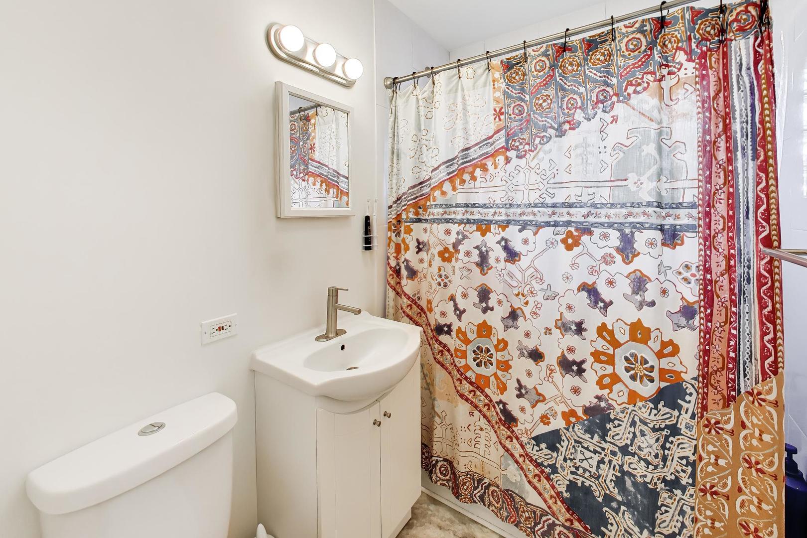 825 S Grace Street, Lombard, IL 60148