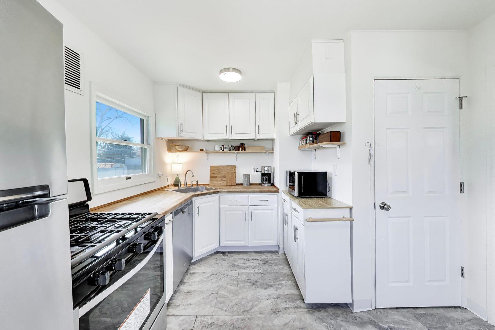 825 S Grace Street, Lombard, IL 60148